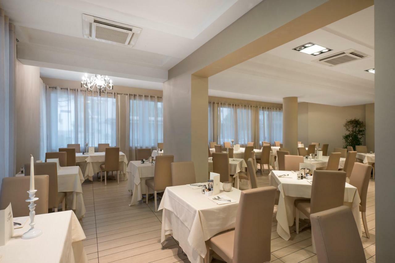 Hotel Fiamma & Spa Cesenatico Eksteriør billede