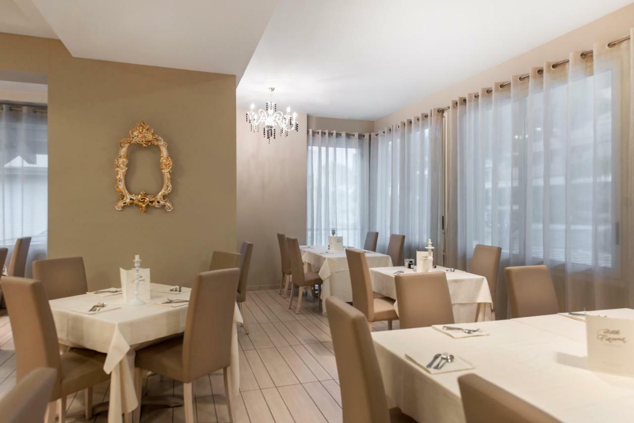 Hotel Fiamma & Spa Cesenatico Eksteriør billede